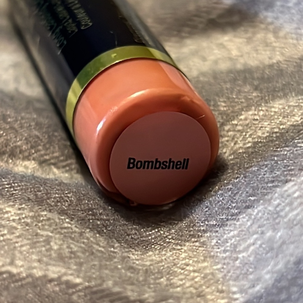 Bombshell Lipsense - Picture 3 of 3